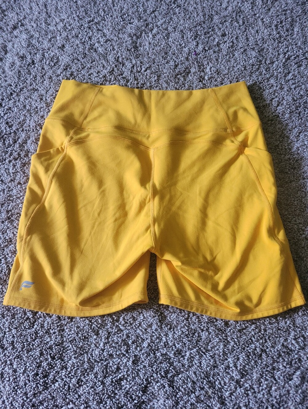 Fabletics Lot 3 Capri, 3 Shorts, 1 Sports Bra Womens XL - Picture 9 of 12